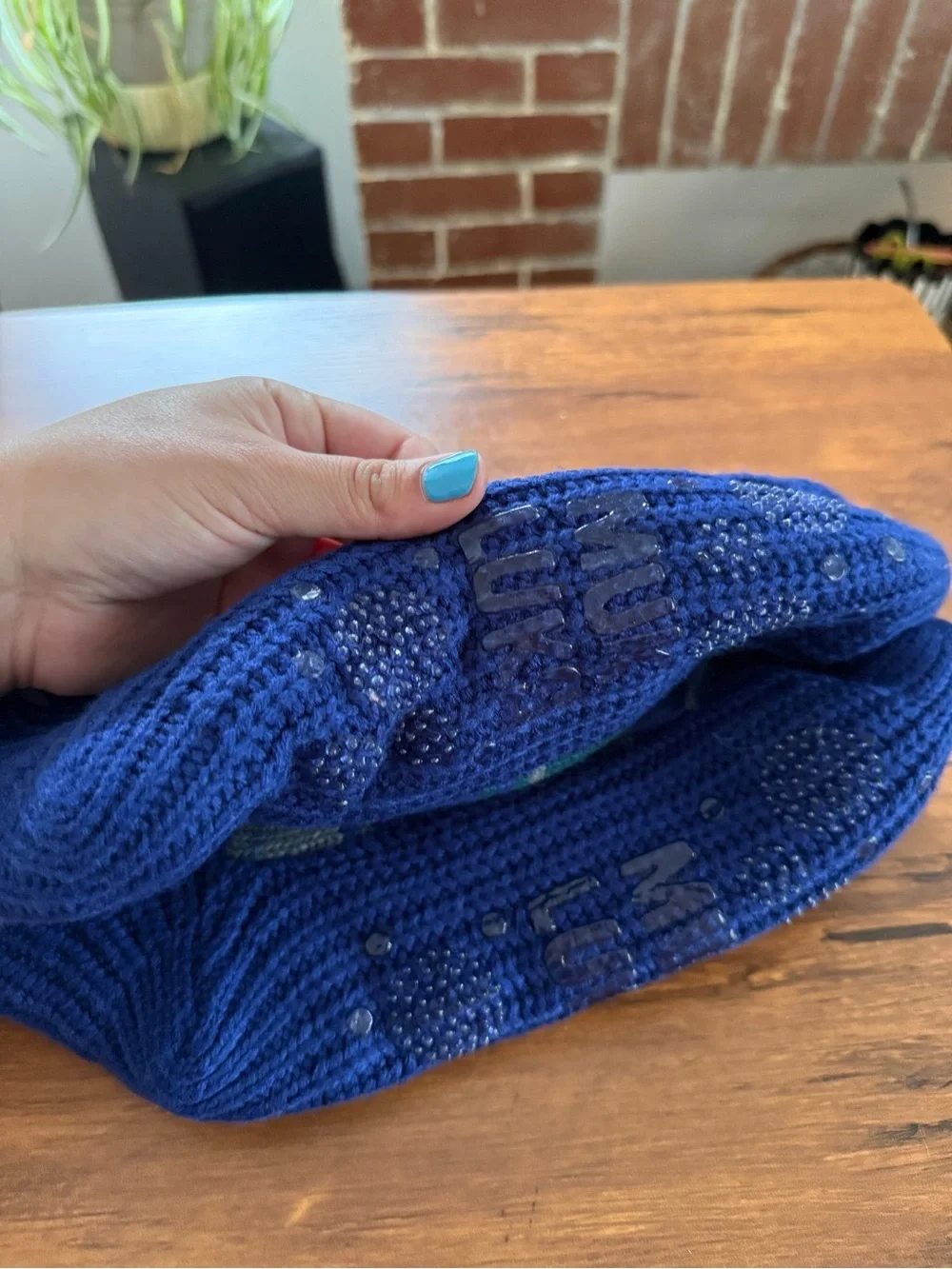 MUK LUK Cozy Blue Fleece-Lined Slipper Socks - Aloe-Infused Comfort NEW